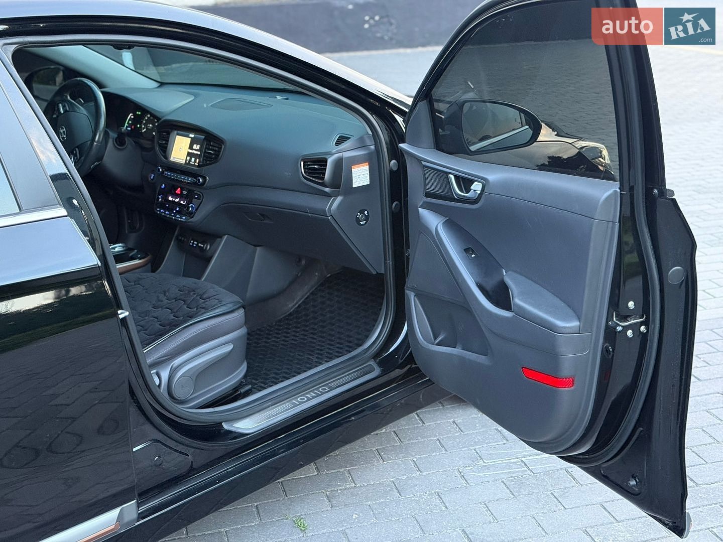 Hyundai Ioniq 2017 VIN KMHC851HFHU017583 фото оголошення 9 з 20