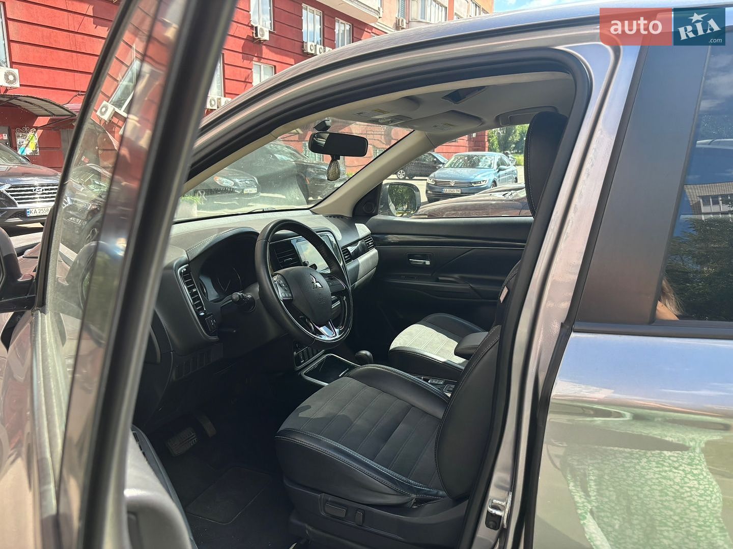MITSUBISHI OUTLANDER 2019 VIN JA4AZ3A39KZ046181 фото оголошення 11 з 18