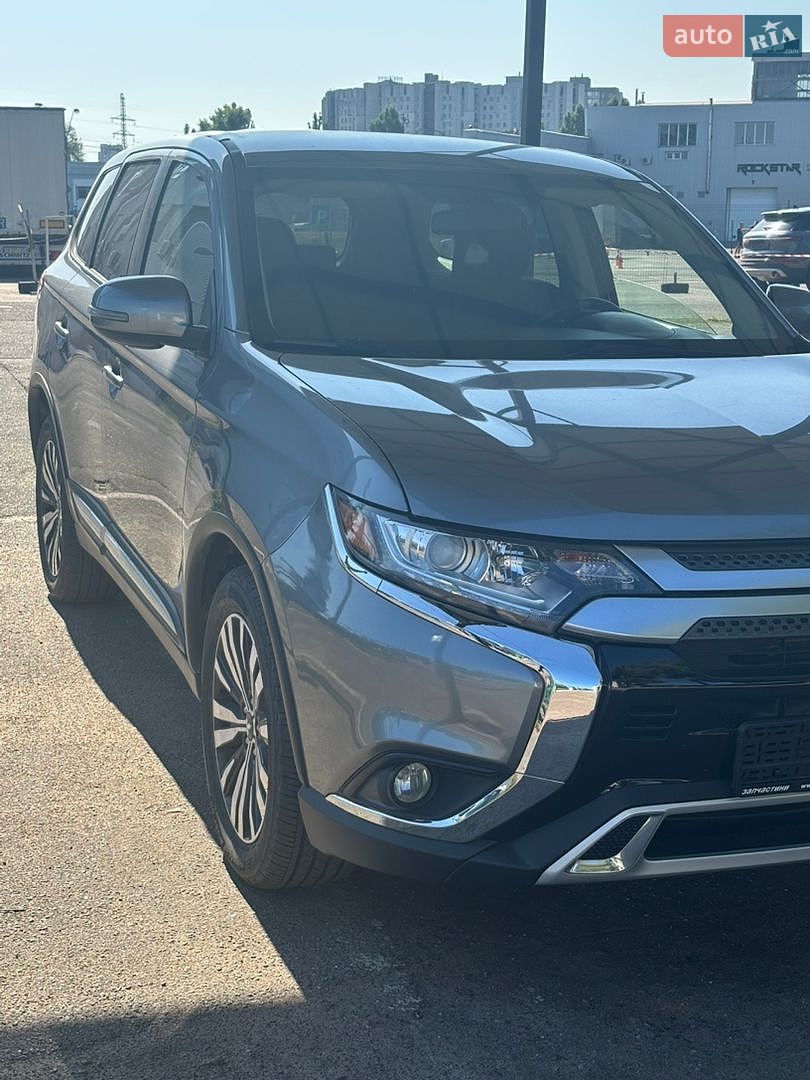 MITSUBISHI OUTLANDER 2019 VIN JA4AZ3A39KZ046181 фото оголошення 12 з 18