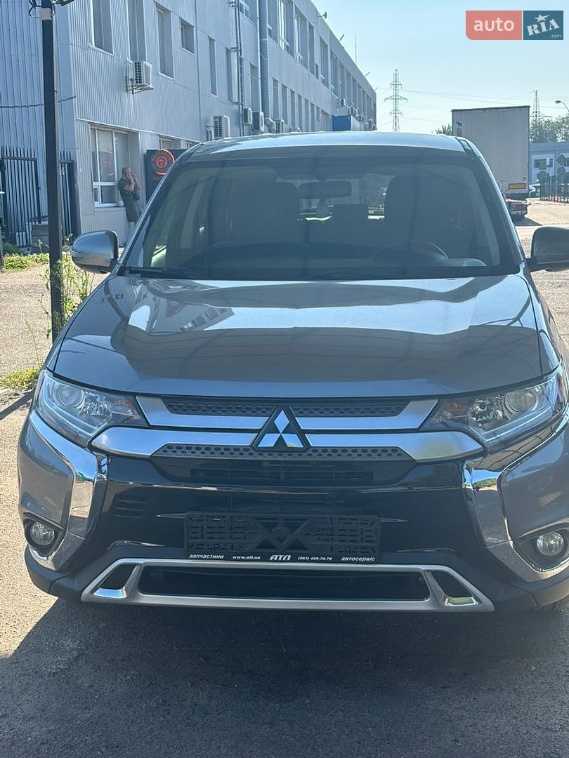 MITSUBISHI OUTLANDER 2019 VIN JA4AZ3A39KZ046181 фото оголошення 16 з 18