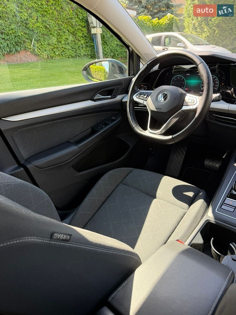 Volkswagen Golf 2022 VIN WVWZZZCDXPW515403 фото оголошення 17 з 70