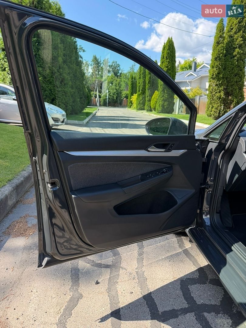 Volkswagen Golf 2022 VIN WVWZZZCDXPW515403 фото оголошення 49 з 70