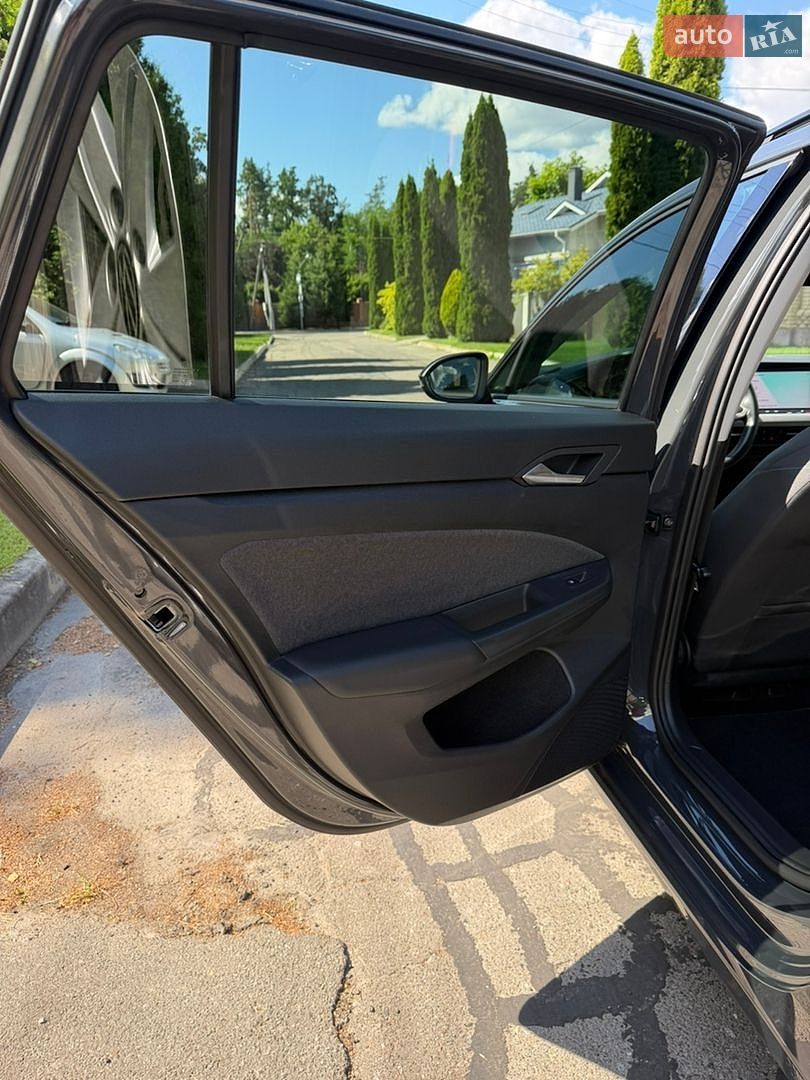 Volkswagen Golf 2022 VIN WVWZZZCDXPW515403 фото оголошення 52 з 70