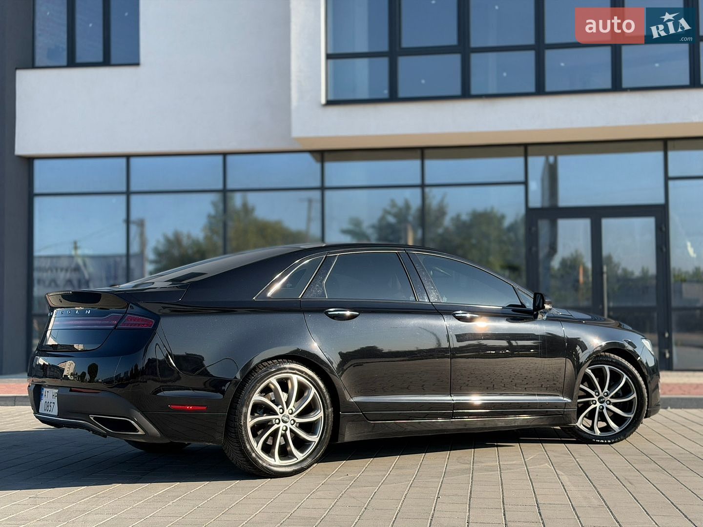 Lincoln MKZ 2019 VIN 3LN6L5D97KR626991 фото оголошення 11 з 46