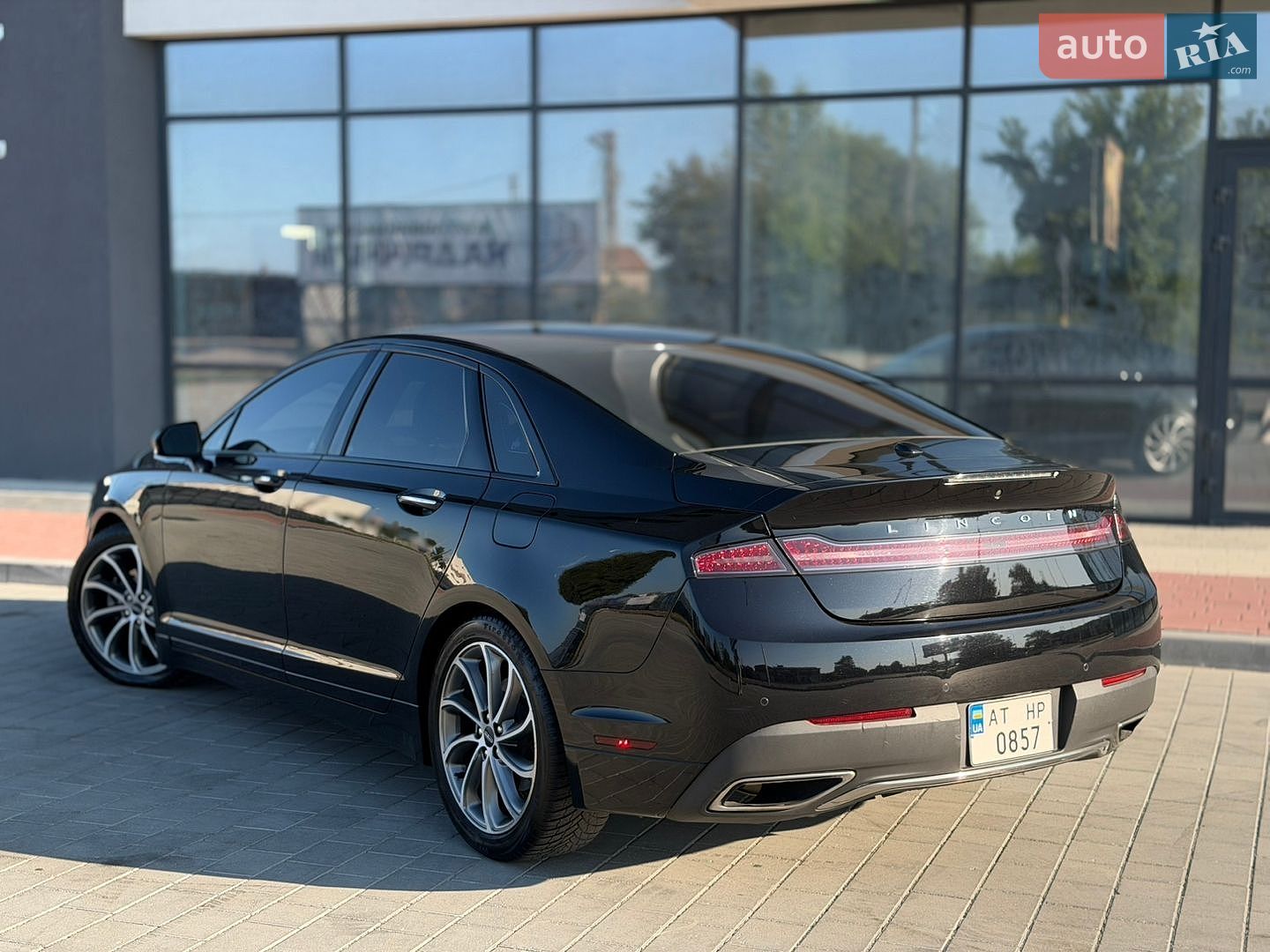 Lincoln MKZ 2019 VIN 3LN6L5D97KR626991 фото оголошення 12 з 46