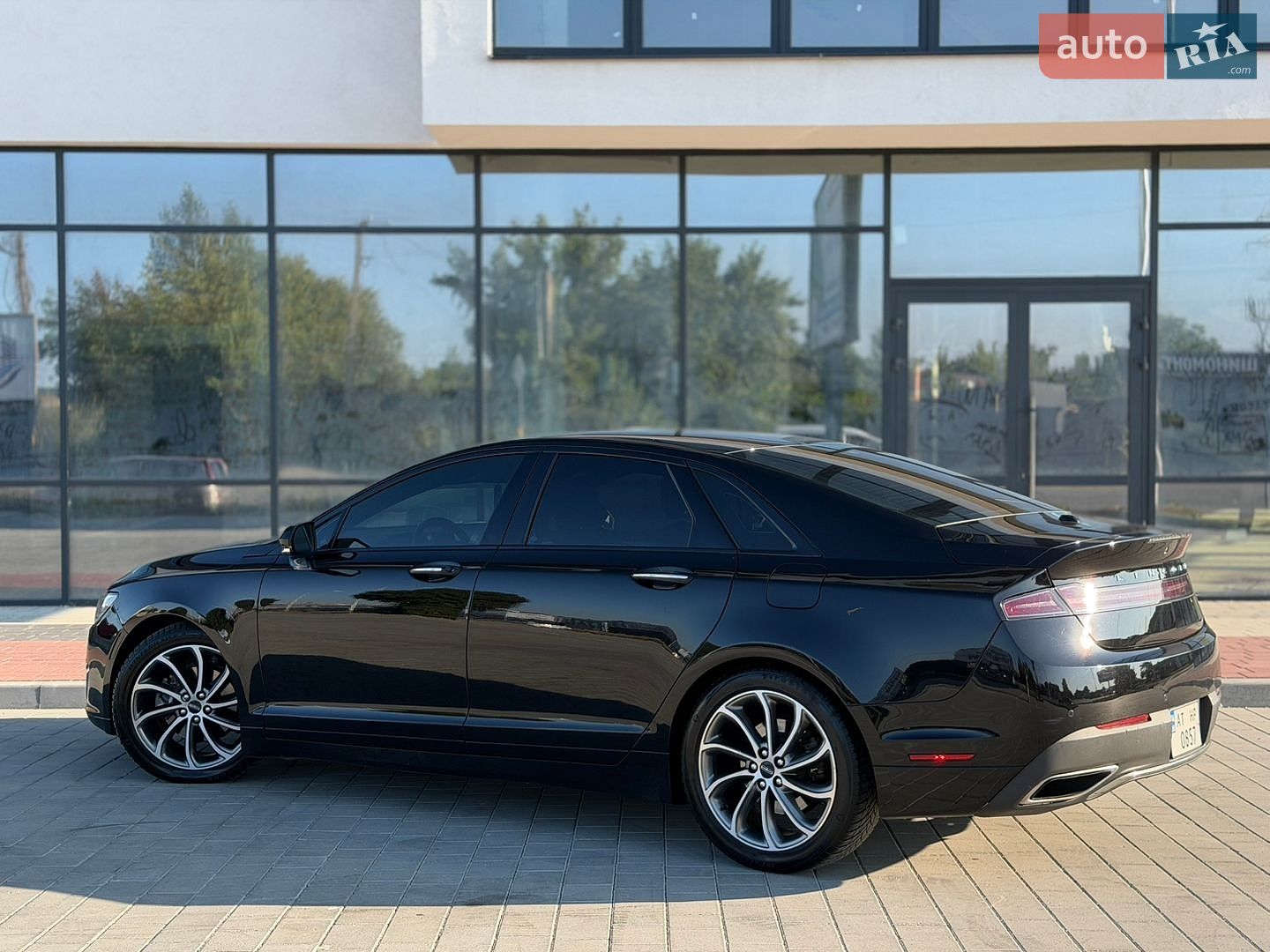 Lincoln MKZ 2019 VIN 3LN6L5D97KR626991 фото оголошення 13 з 46