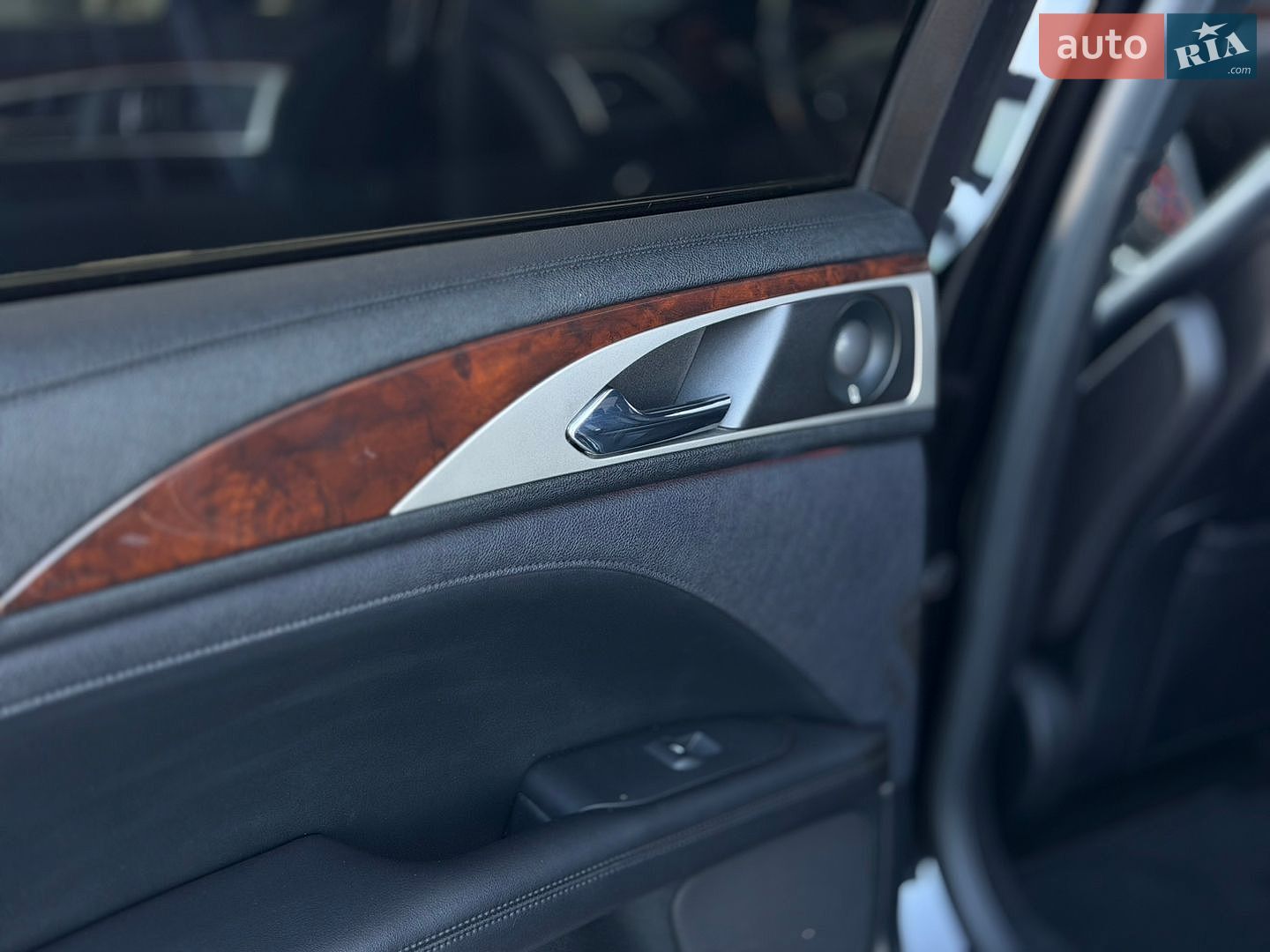 Lincoln MKZ 2019 VIN 3LN6L5D97KR626991 фото оголошення 19 з 46