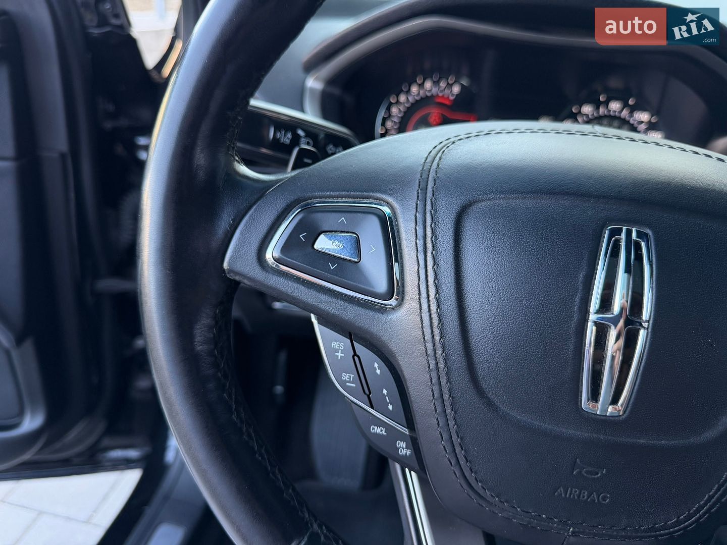 Lincoln MKZ 2019 VIN 3LN6L5D97KR626991 фото оголошення 42 з 46