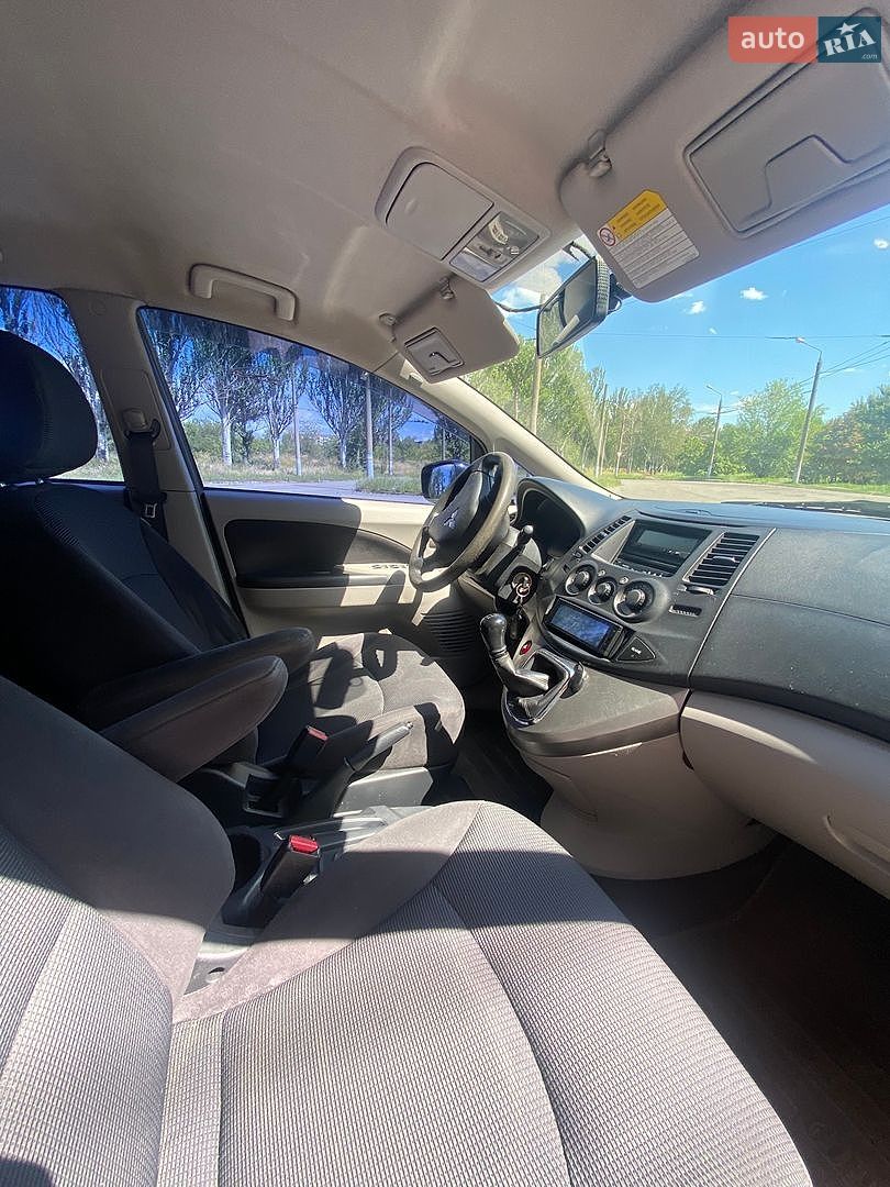 Mitsubishi Grandis 2006 VIN JMBLNNA4W6Z000704 фото оголошення 11 з 12