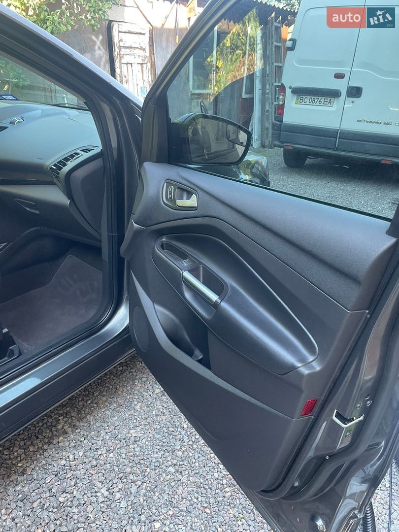 Ford Escape 2019 VIN 1FMCU0GD8KUB26706 фото оголошення 22 з 28