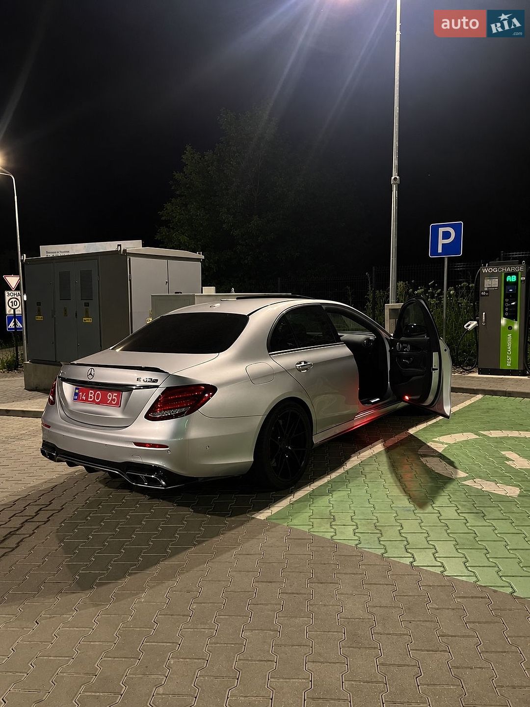 Mercedes-Benz E-Class 2018 VIN WDDZF8KB4JA393893 фото оголошення 2 з 13