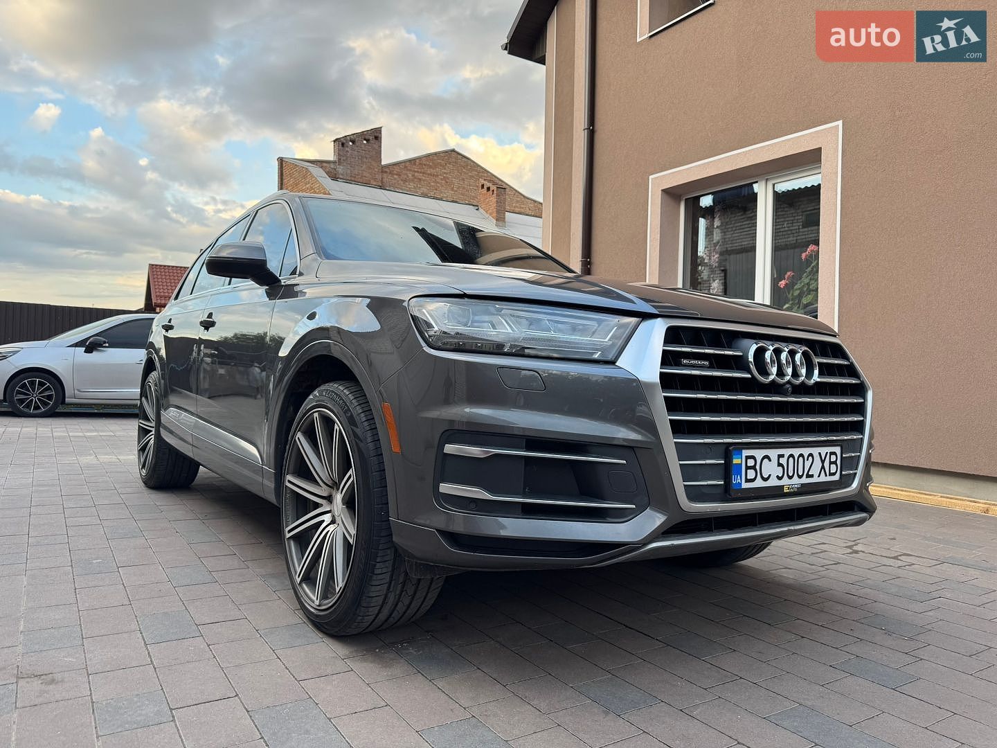 Audi Q7 2019 VIN WA1AHAF75KD047392 фото оголошення 3 з 36