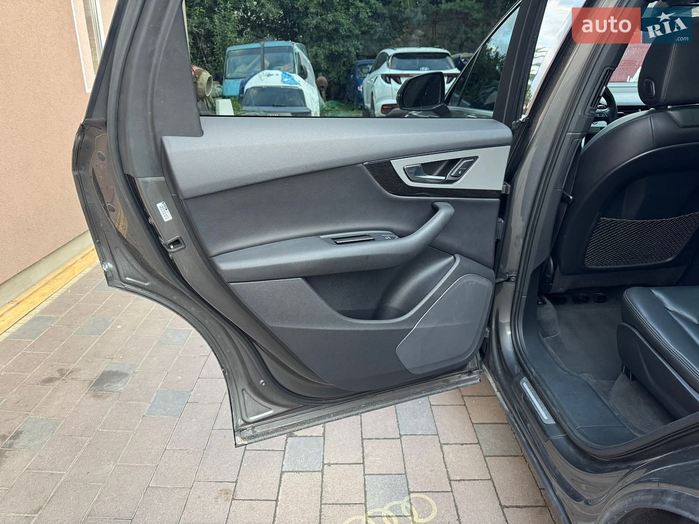 Audi Q7 2019 VIN WA1AHAF75KD047392 фото оголошення 25 з 36