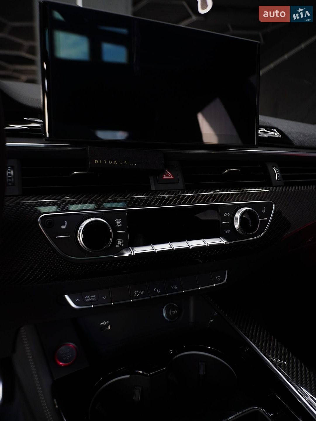 Audi RS5 2023 VIN WUAAWCF55PA903730 фото оголошення 38 з 76