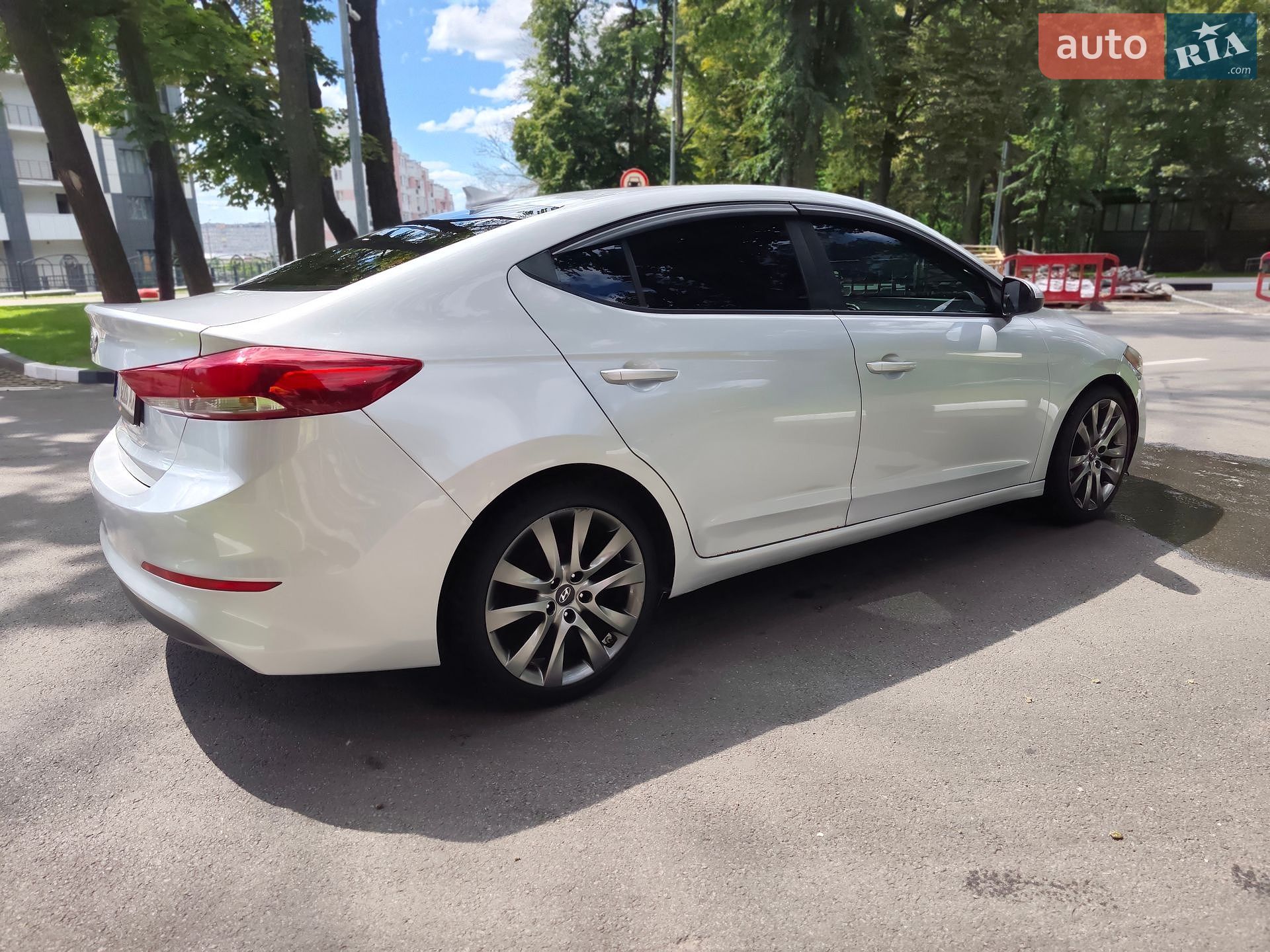 Hyundai Elantra 2016 VIN 5NPD84LF1HH034450 фото оголошення 10 з 19
