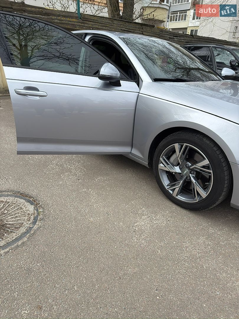 Audi A4 2016 VIN WAUANAF4XHN020600 фото оголошення 3 з 17