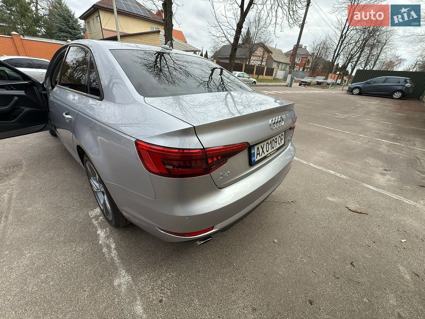 Audi A4 2016 VIN WAUANAF4XHN020600 фото оголошення 11 з 17