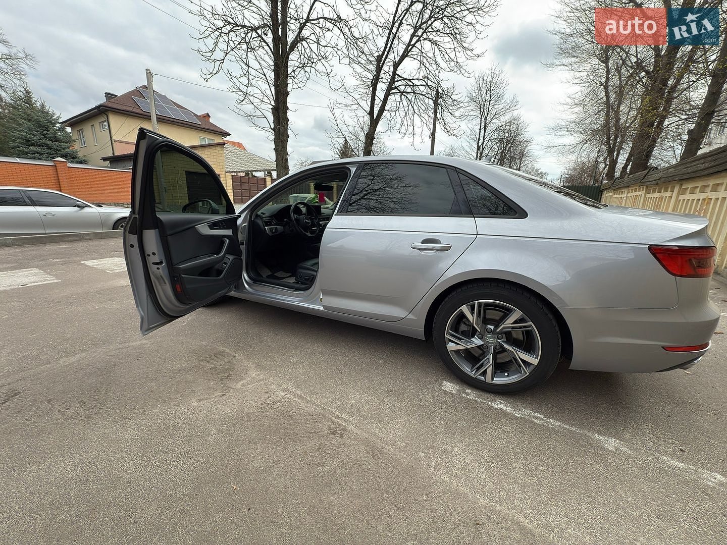 Audi A4 2016 VIN WAUANAF4XHN020600 фото оголошення 12 з 17