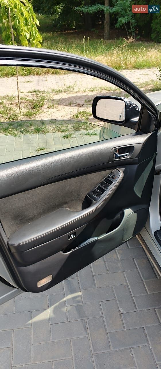 Toyota Avensis 2003 VIN SB1EW56L70E009076 фото оголошення 5 з 14