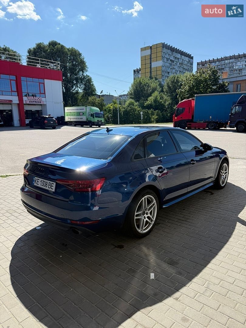 Audi A4 2016 VIN WAUANAF45HN055867 фото оголошення 3 з 12