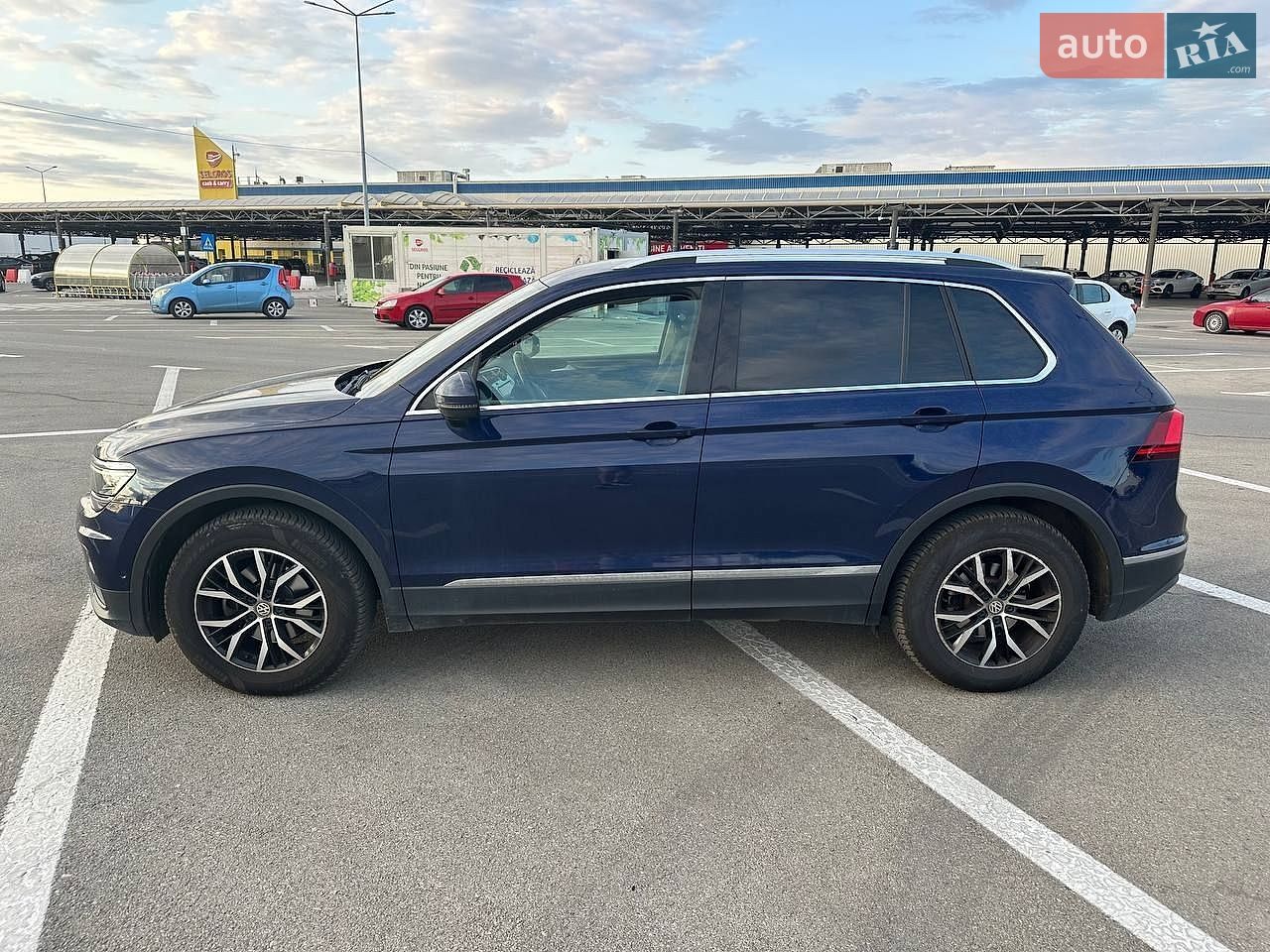 Volkswagen Tiguan 2018 VIN WVGZZZ5NZKW819254 фото оголошення 16 з 23