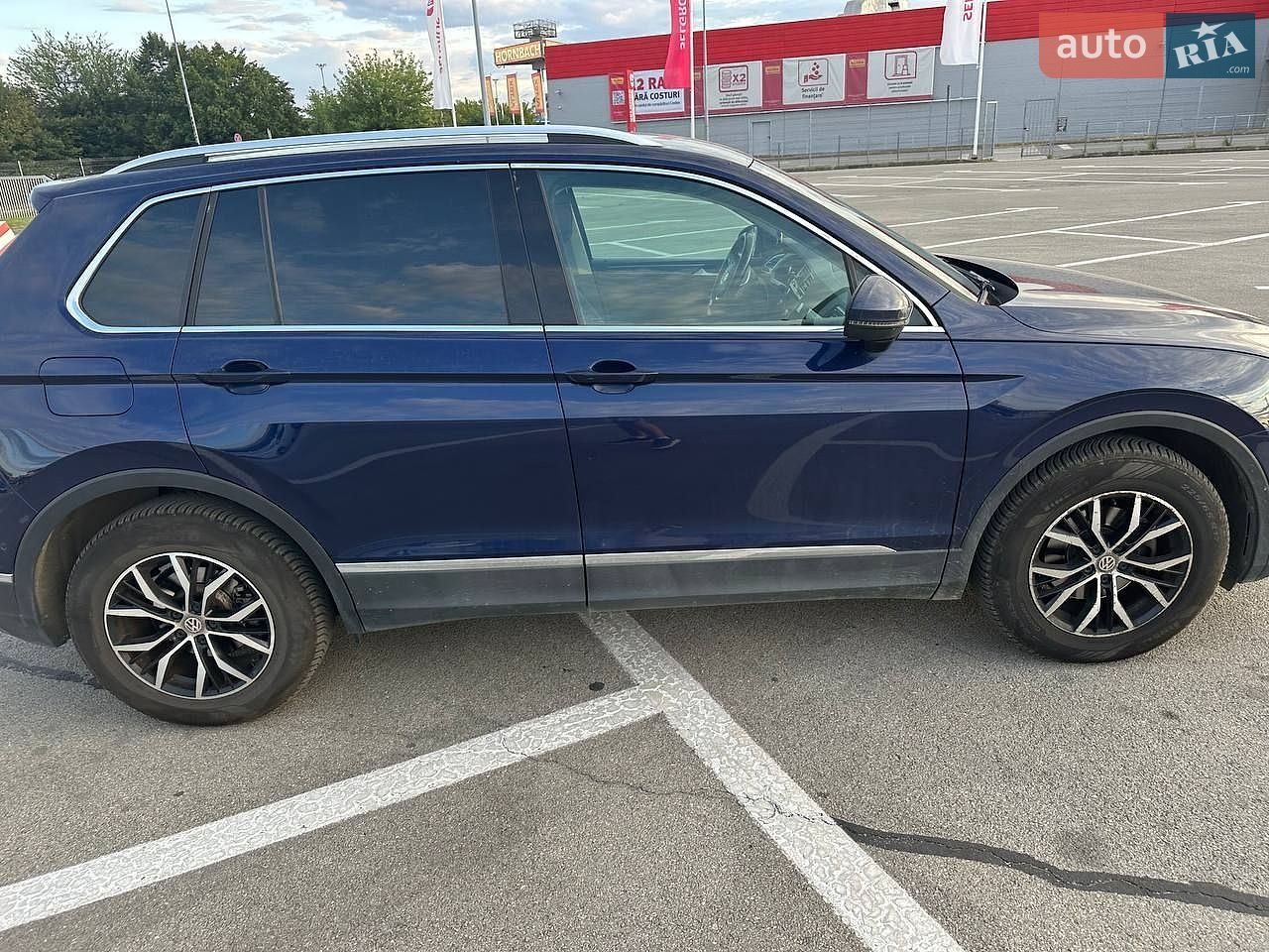 Volkswagen Tiguan 2018 VIN WVGZZZ5NZKW819254 фото оголошення 18 з 23