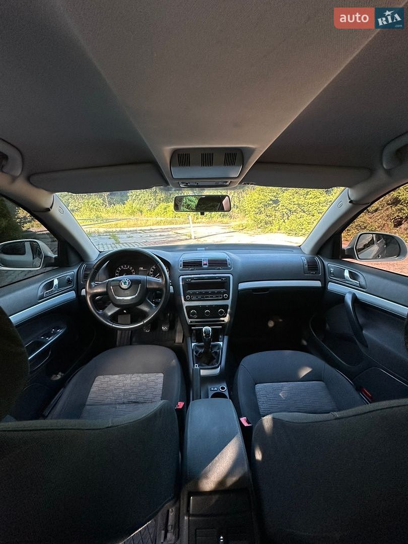 Skoda Octavia 2010 VIN TMBHE61Z0B2066091 фото оголошення 8 з 10