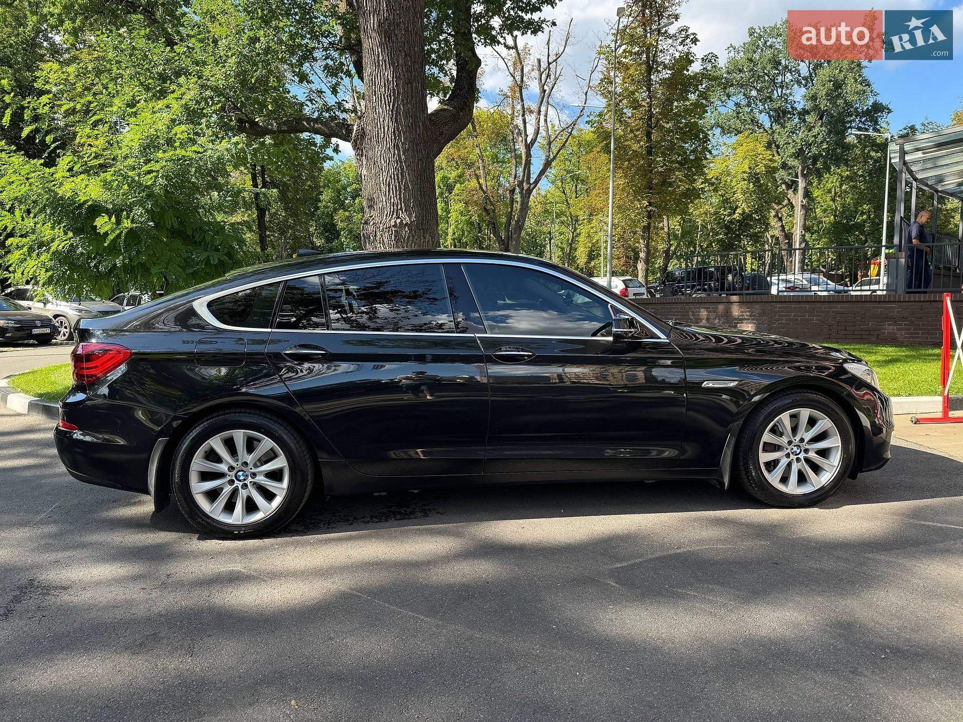 BMW 5 Series GT 2017 VIN WBASZ61070G172370 фото оголошення 4 з 26
