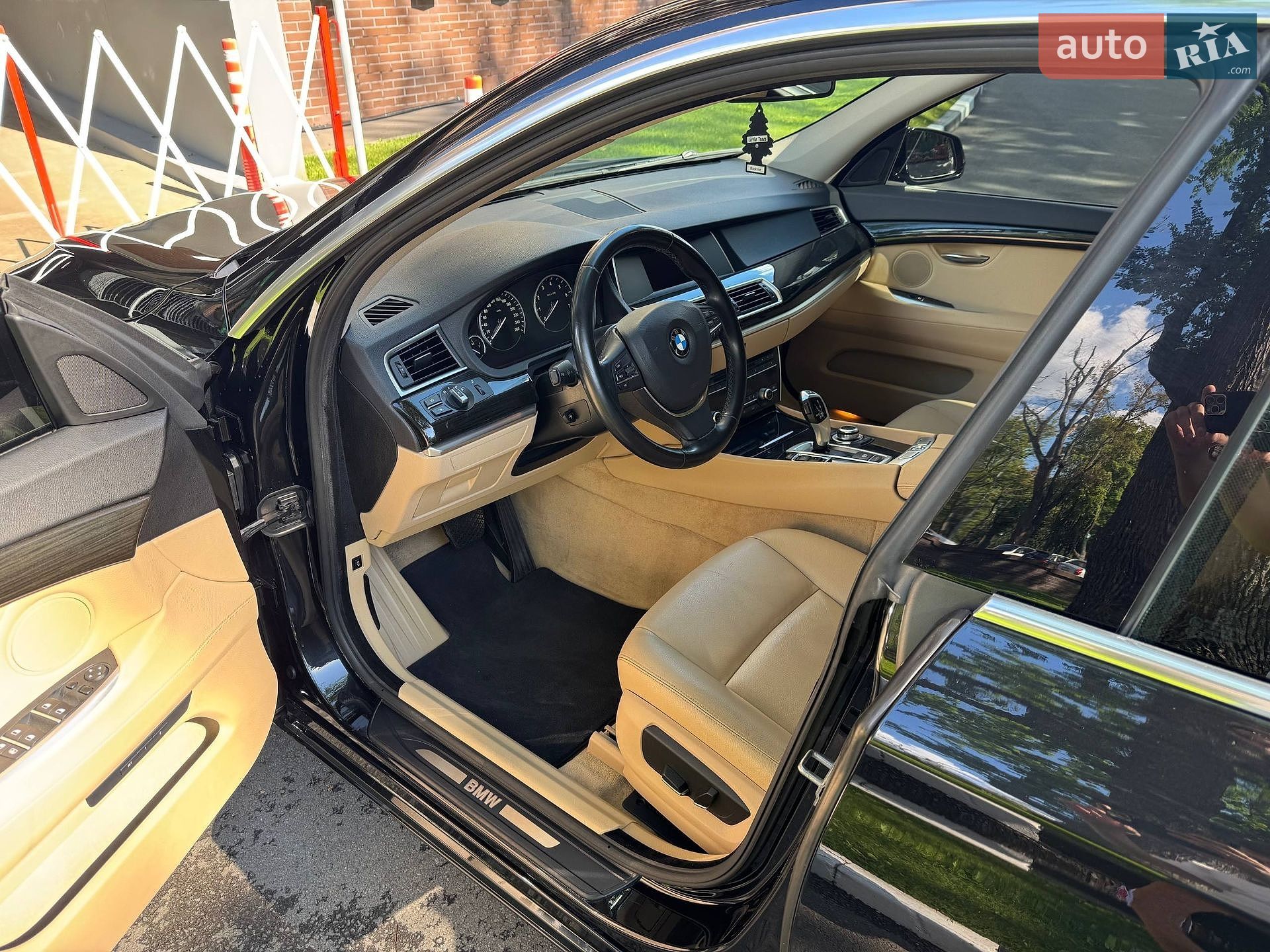 BMW 5 Series GT 2017 VIN WBASZ61070G172370 фото оголошення 9 з 26