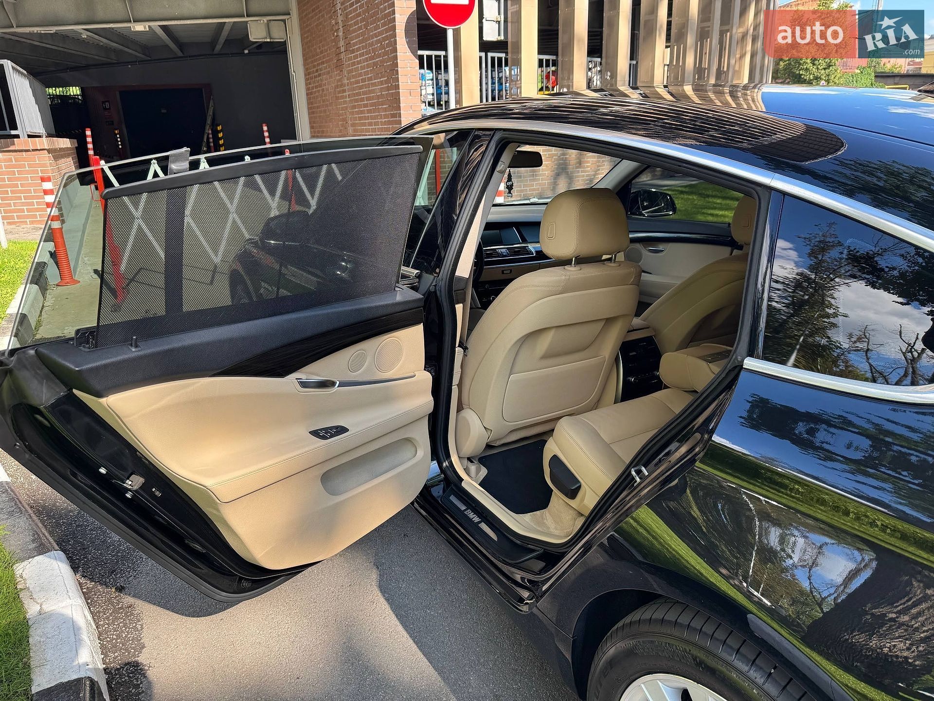 BMW 5 Series GT 2017 VIN WBASZ61070G172370 фото оголошення 17 з 26