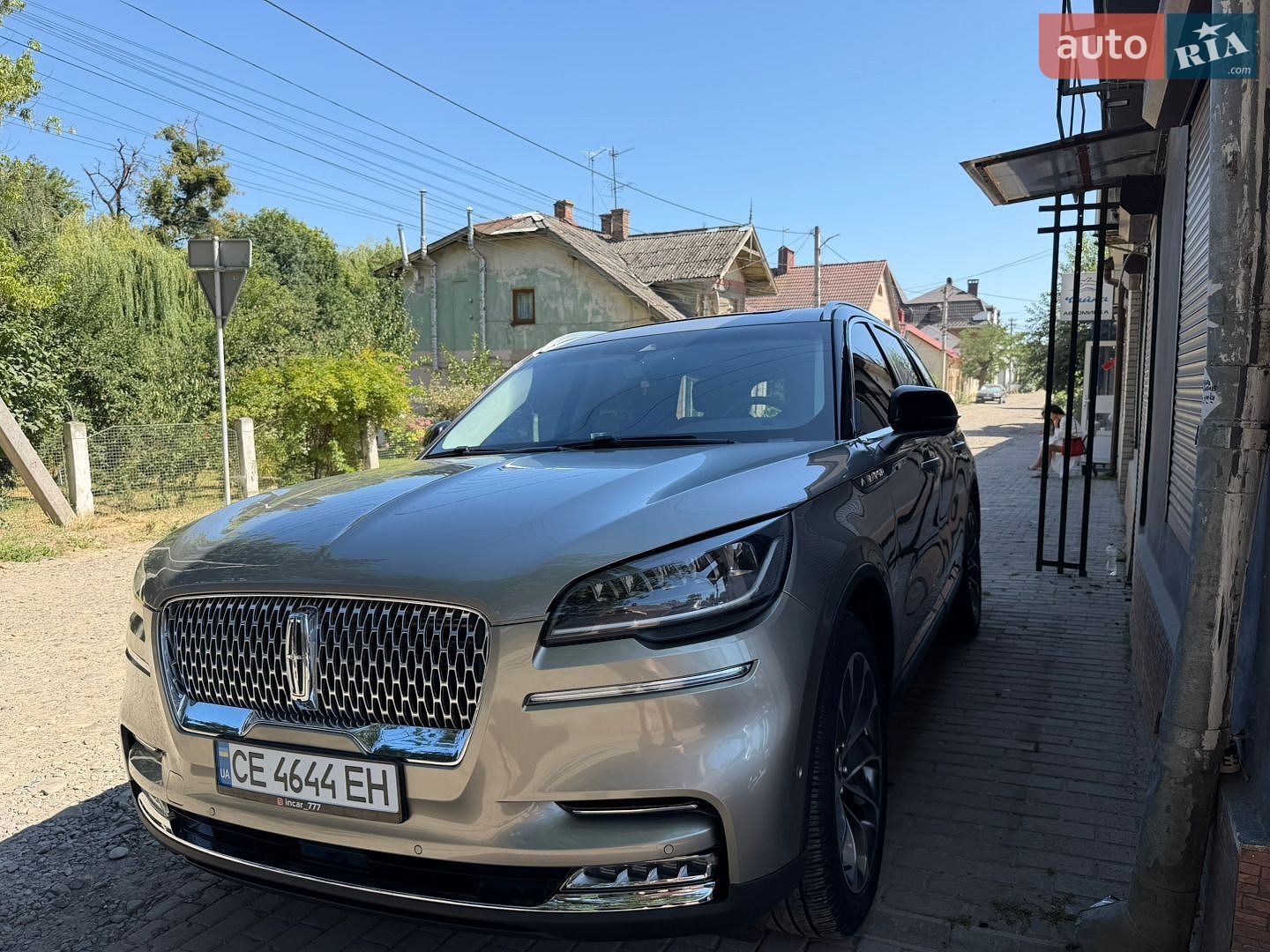 Lincoln Aviator 2023 VIN 5LM5J7XC6PGL23782 фото оголошення 3 з 16