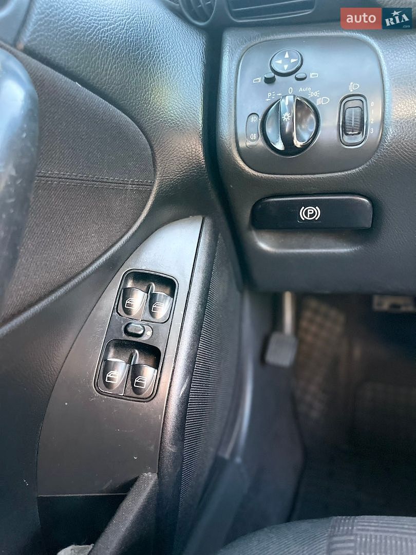 Mercedes-Benz C-Class 2001 VIN WDB2032061F211007 фото оголошення 24 з 25