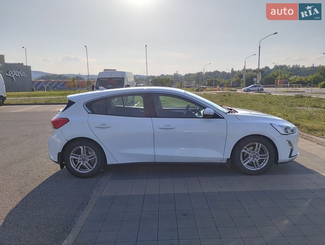 Ford Focus 2019 VIN WF0NXXGCHNKE10513 фото оголошення 2 з 6