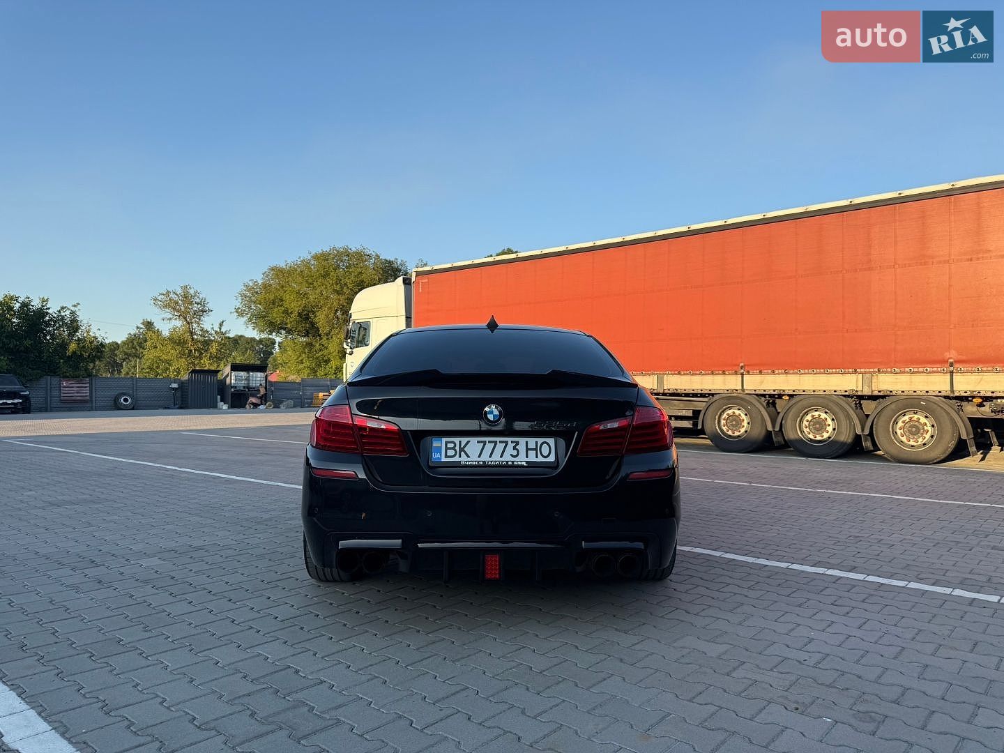 BMW 5 Series 2015 VIN WBAFV3C58FD687022 фото оголошення 7 з 19