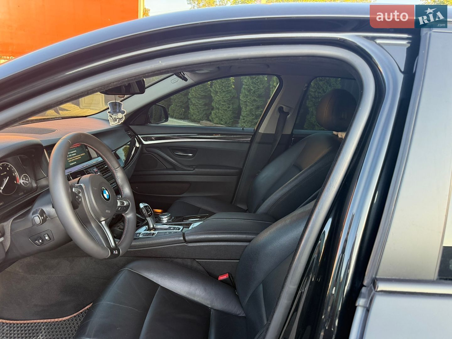 BMW 5 Series 2015 VIN WBAFV3C58FD687022 фото оголошення 14 з 19