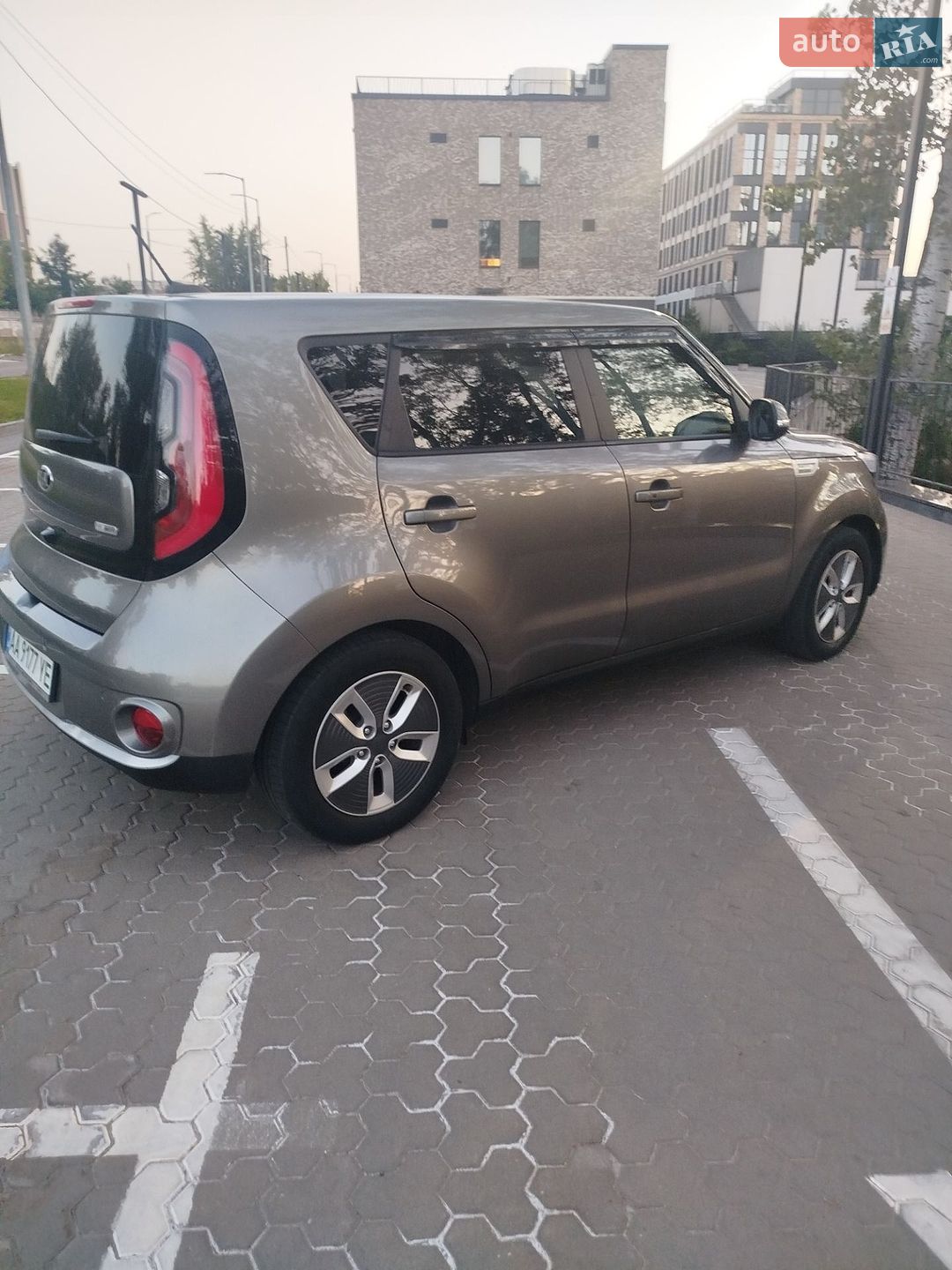Kia Soul 2017 VIN KNAJX81EFJ7027851 фото оголошення 4 з 29