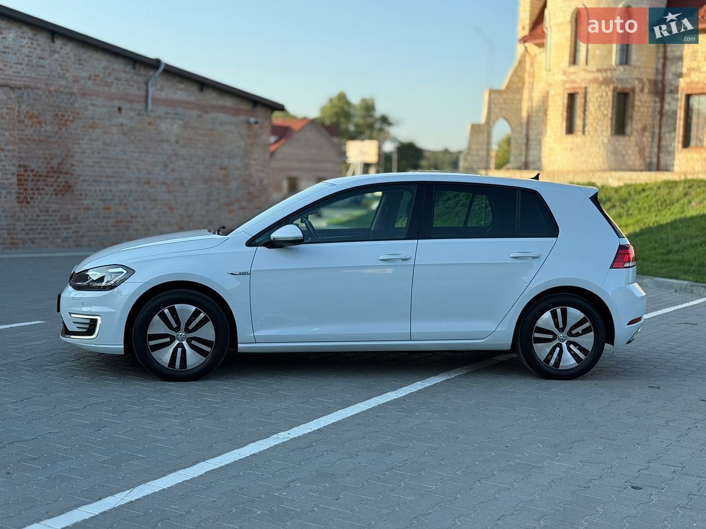 Volkswagen e-Golf 2018 VIN WVWZZZAUZJ8910428 фото оголошення 3 з 70