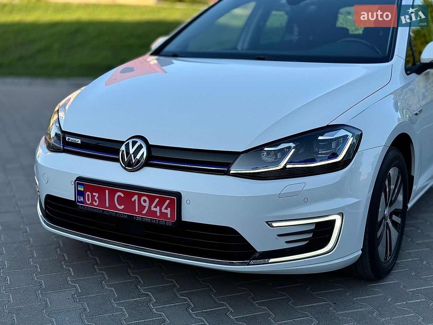 Volkswagen e-Golf 2018 VIN WVWZZZAUZJ8910428 фото оголошення 16 з 70