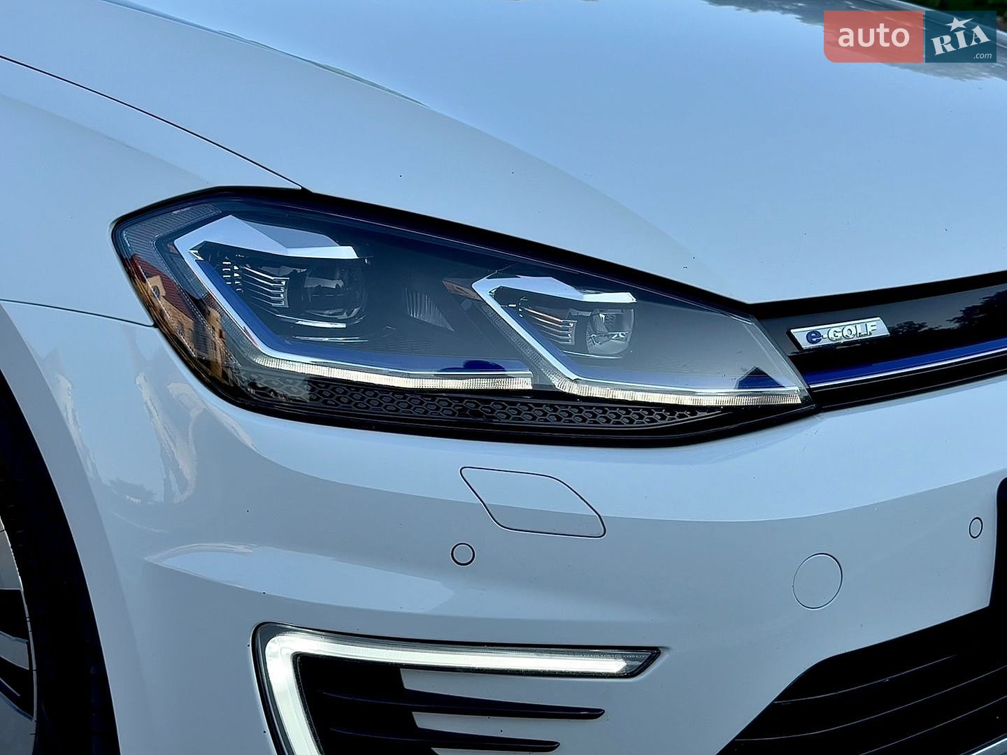 Volkswagen e-Golf 2018 VIN WVWZZZAUZJ8910428 фото оголошення 15 з 70