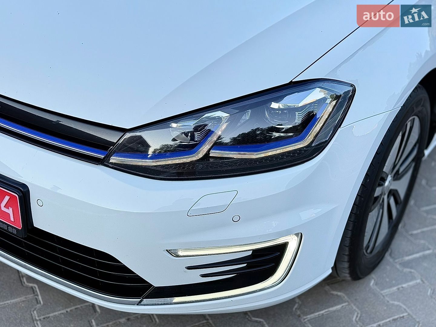 Volkswagen e-Golf 2018 VIN WVWZZZAUZJ8910428 фото оголошення 17 з 70