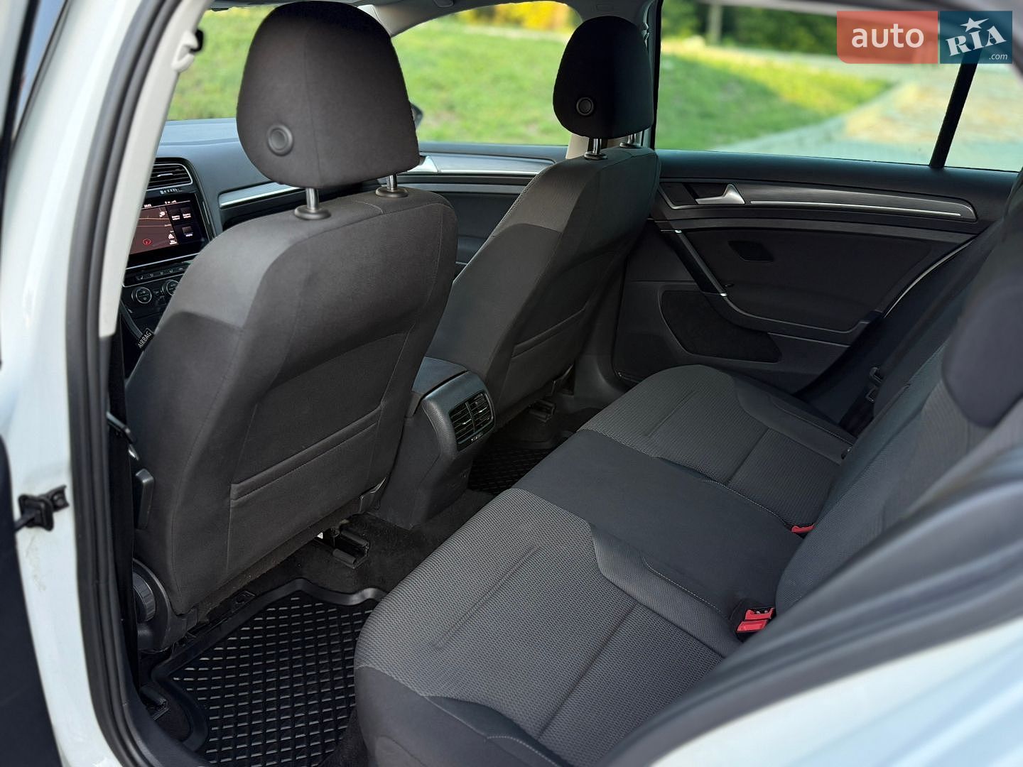 Volkswagen e-Golf 2018 VIN WVWZZZAUZJ8910428 фото оголошення 27 з 70