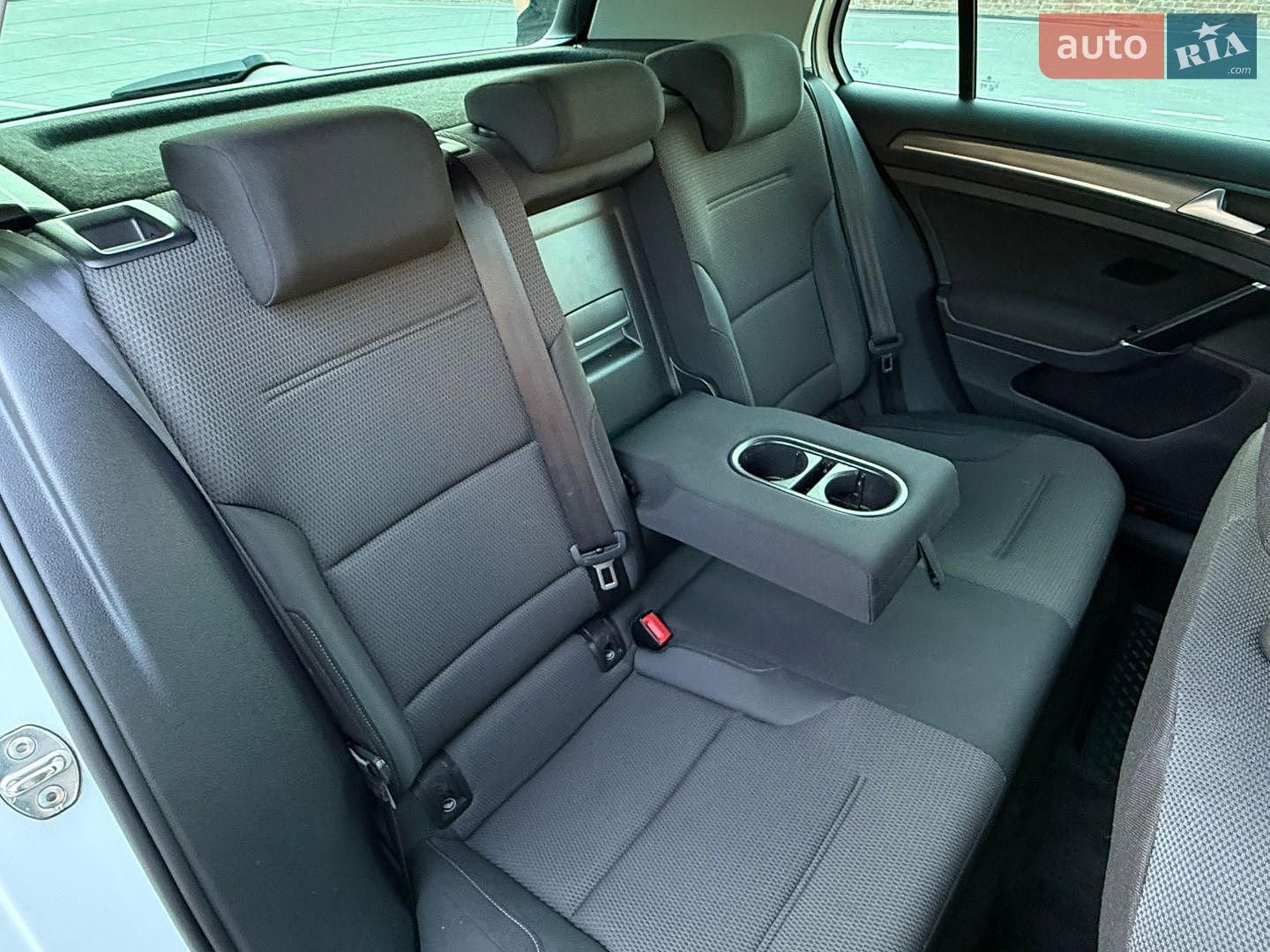 Volkswagen e-Golf 2018 VIN WVWZZZAUZJ8910428 фото оголошення 33 з 70
