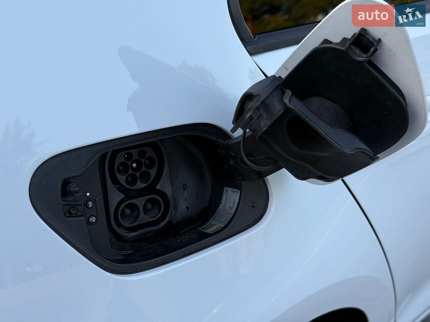 Volkswagen e-Golf 2018 VIN WVWZZZAUZJ8910428 фото оголошення 19 з 70