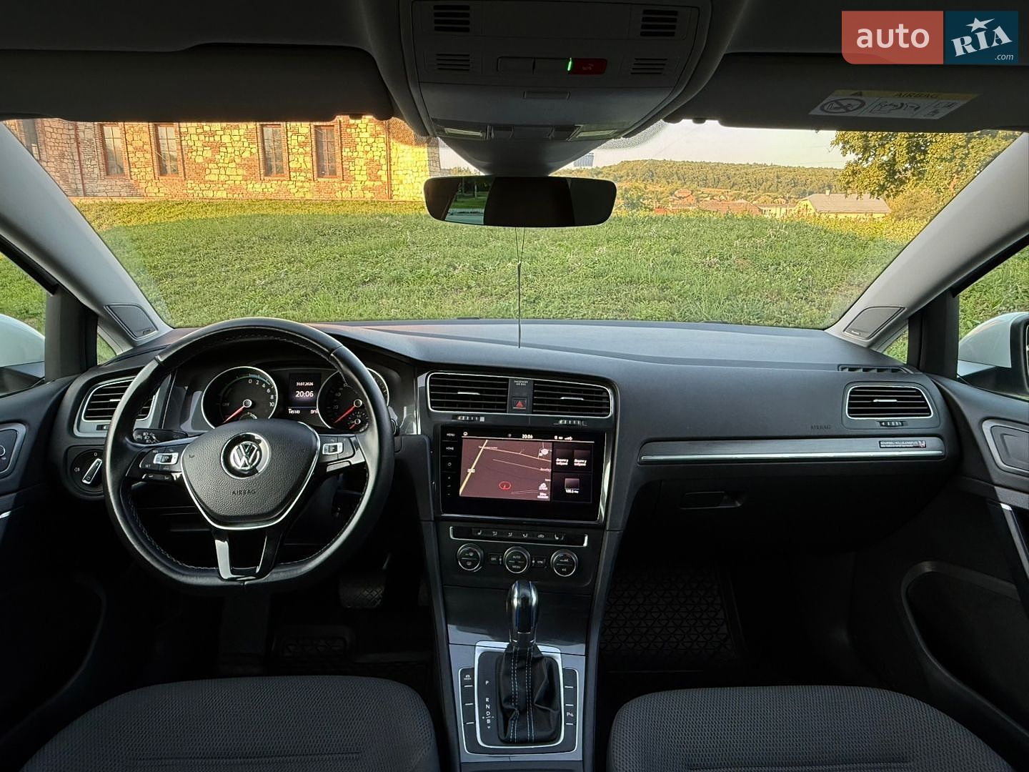 Volkswagen e-Golf 2018 VIN WVWZZZAUZJ8910428 фото оголошення 38 з 70