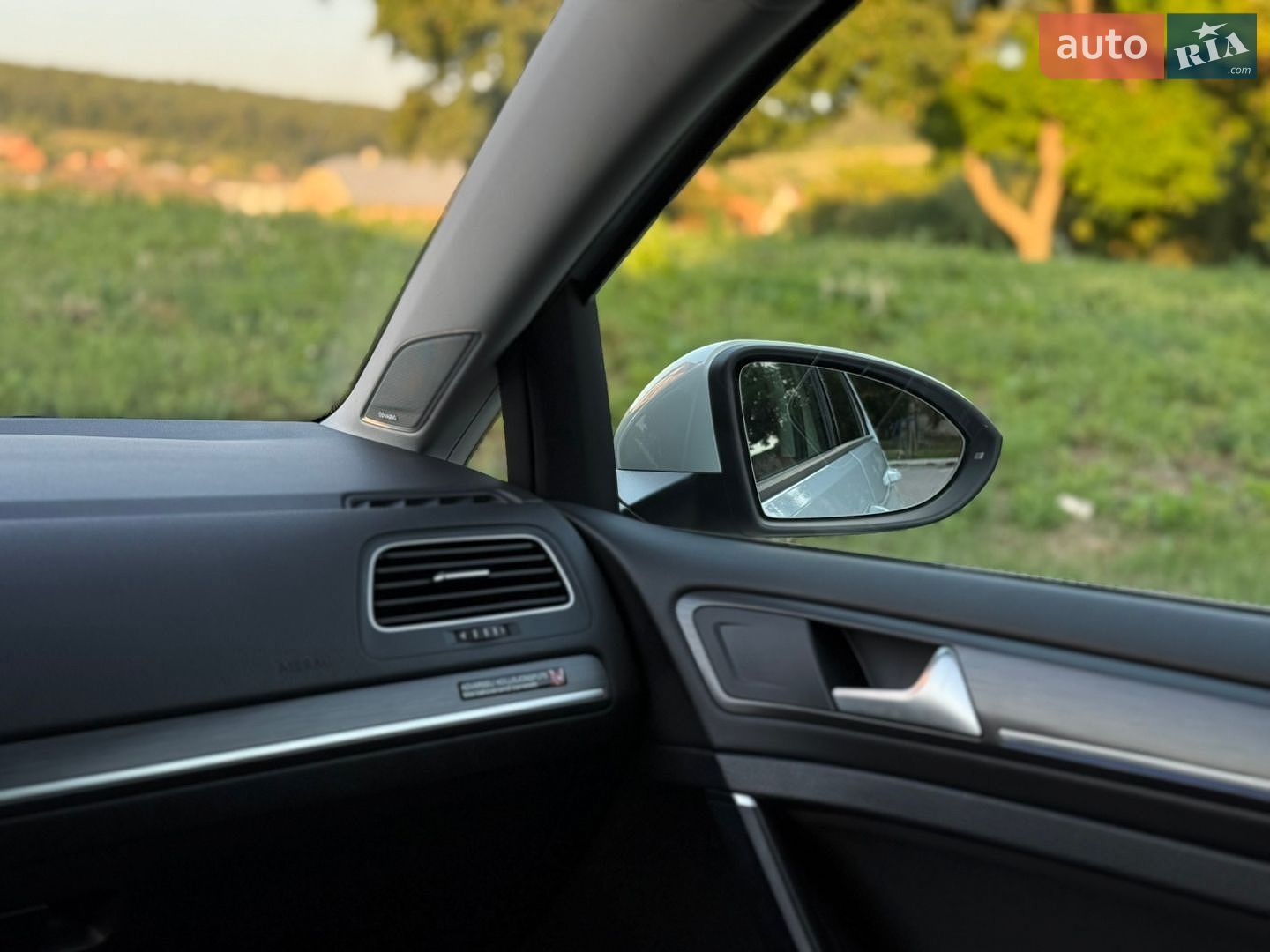 Volkswagen e-Golf 2018 VIN WVWZZZAUZJ8910428 фото оголошення 44 з 70