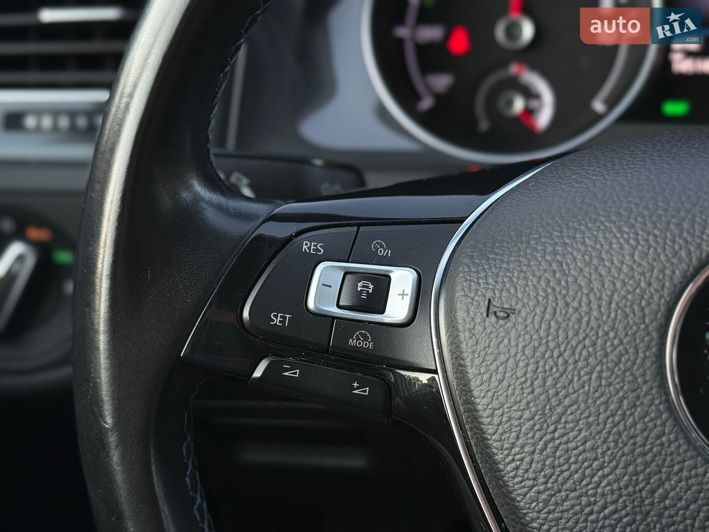 Volkswagen e-Golf 2018 VIN WVWZZZAUZJ8910428 фото оголошення 40 з 70