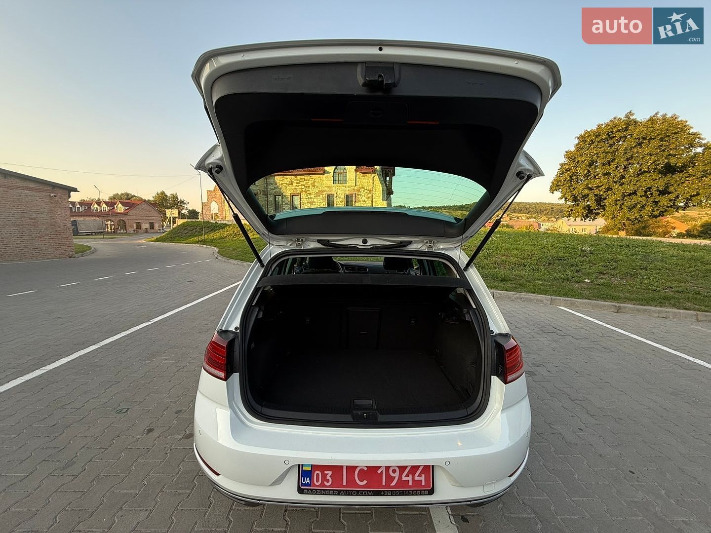 Volkswagen e-Golf 2018 VIN WVWZZZAUZJ8910428 фото оголошення 62 з 70