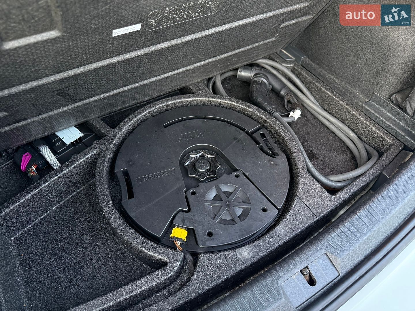 Volkswagen e-Golf 2018 VIN WVWZZZAUZJ8910428 фото оголошення 63 з 70