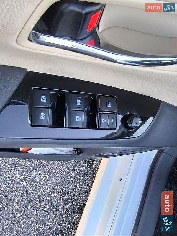 Toyota Prius 2017 VIN JTDKARFU0H3052078 фото оголошення 3 з 15