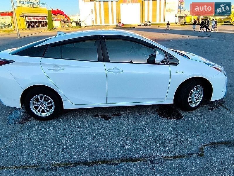 Toyota Prius 2017 VIN JTDKARFU0H3052078 фото оголошення 5 з 15